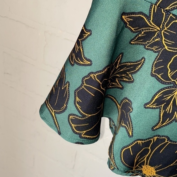 Who What Wear shirt Royal Blooms Ruffle Sleeve Peplum Top Green‎ xs - Picture 4 of 7